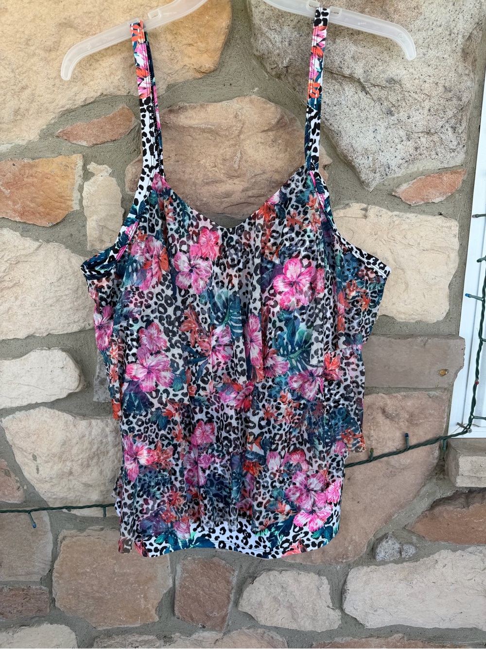 Women’s 24w swim top